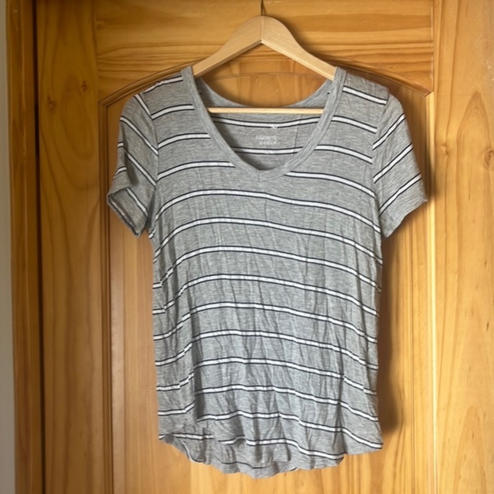 SO womens favorite V-neck tee